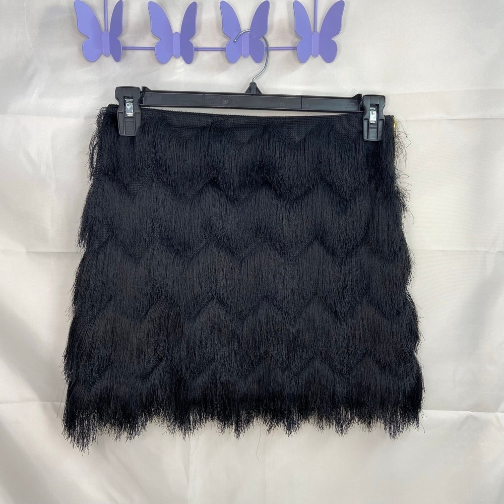 EUC H&M women's solid black zig zag soft fringe zip up mini skirt flowy medium